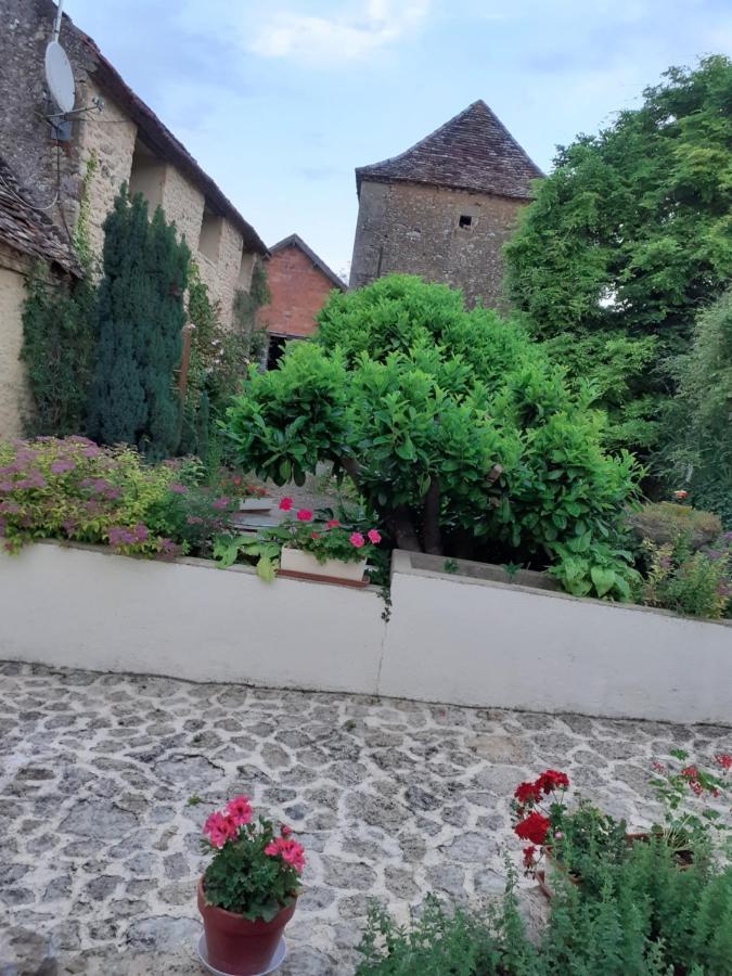 Bed and Breakfast Le Roussel à Le Buisson-de-Cadouin Extérieur photo