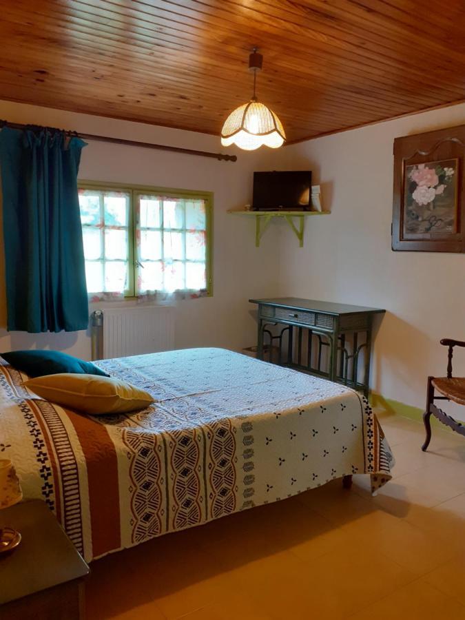 Bed and Breakfast Le Roussel à Le Buisson-de-Cadouin Extérieur photo