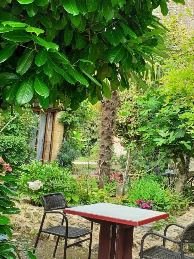 Bed and Breakfast Le Roussel à Le Buisson-de-Cadouin Extérieur photo