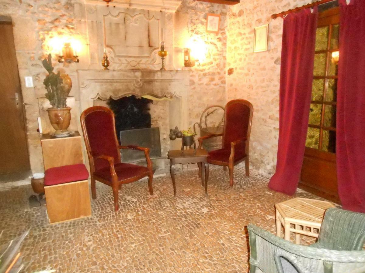 Bed and Breakfast Le Roussel à Le Buisson-de-Cadouin Extérieur photo