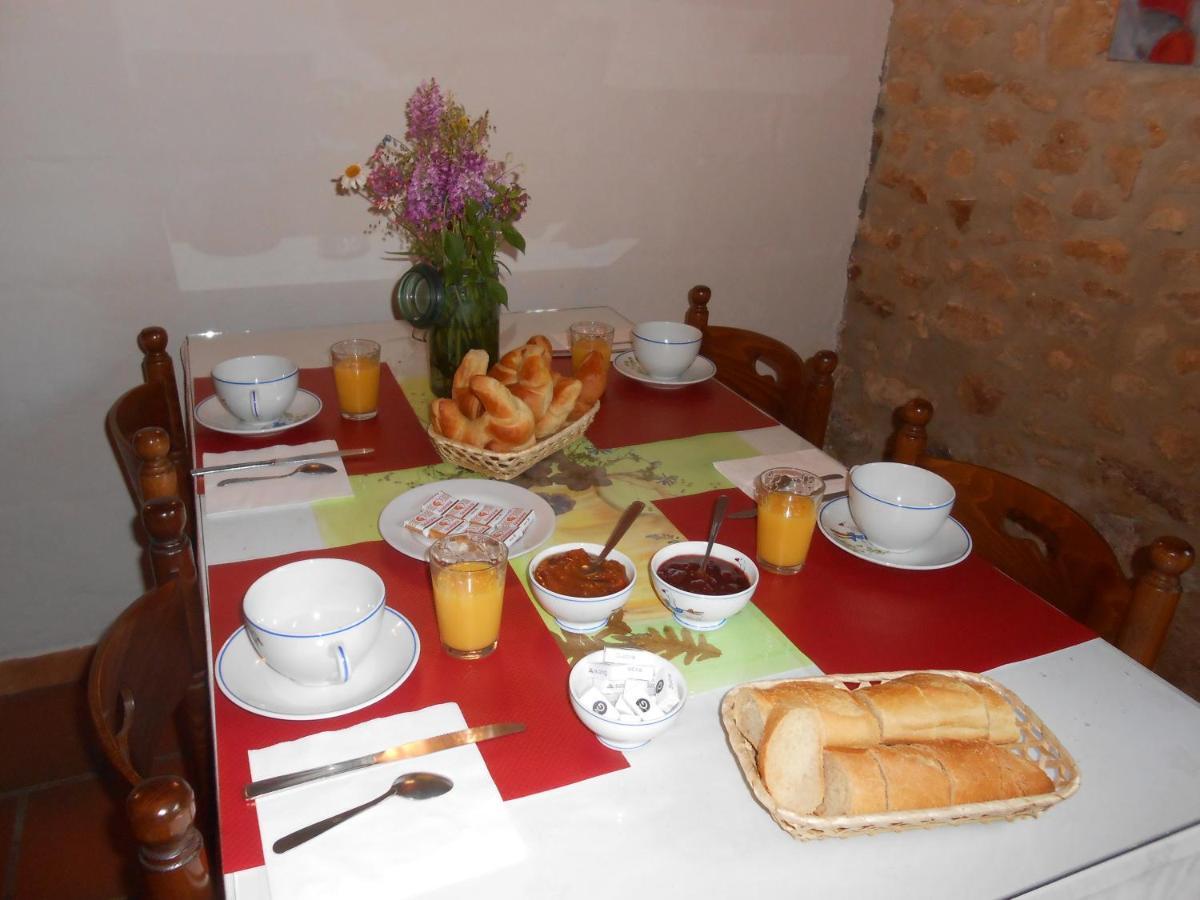 Bed and Breakfast Le Roussel à Le Buisson-de-Cadouin Extérieur photo